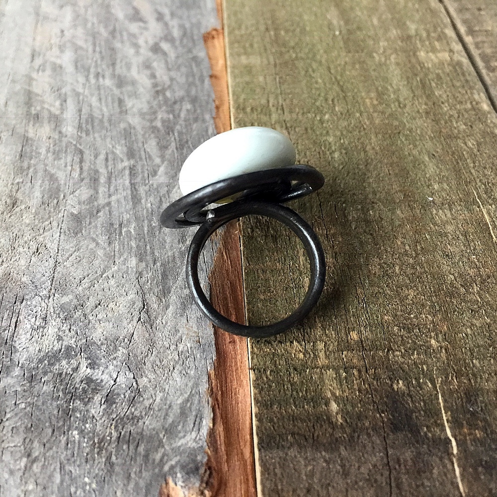 Women’s Ring - Picture 5 of 7
